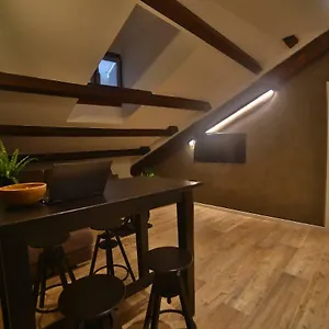Moscova Attic Near Duomo Appartamento